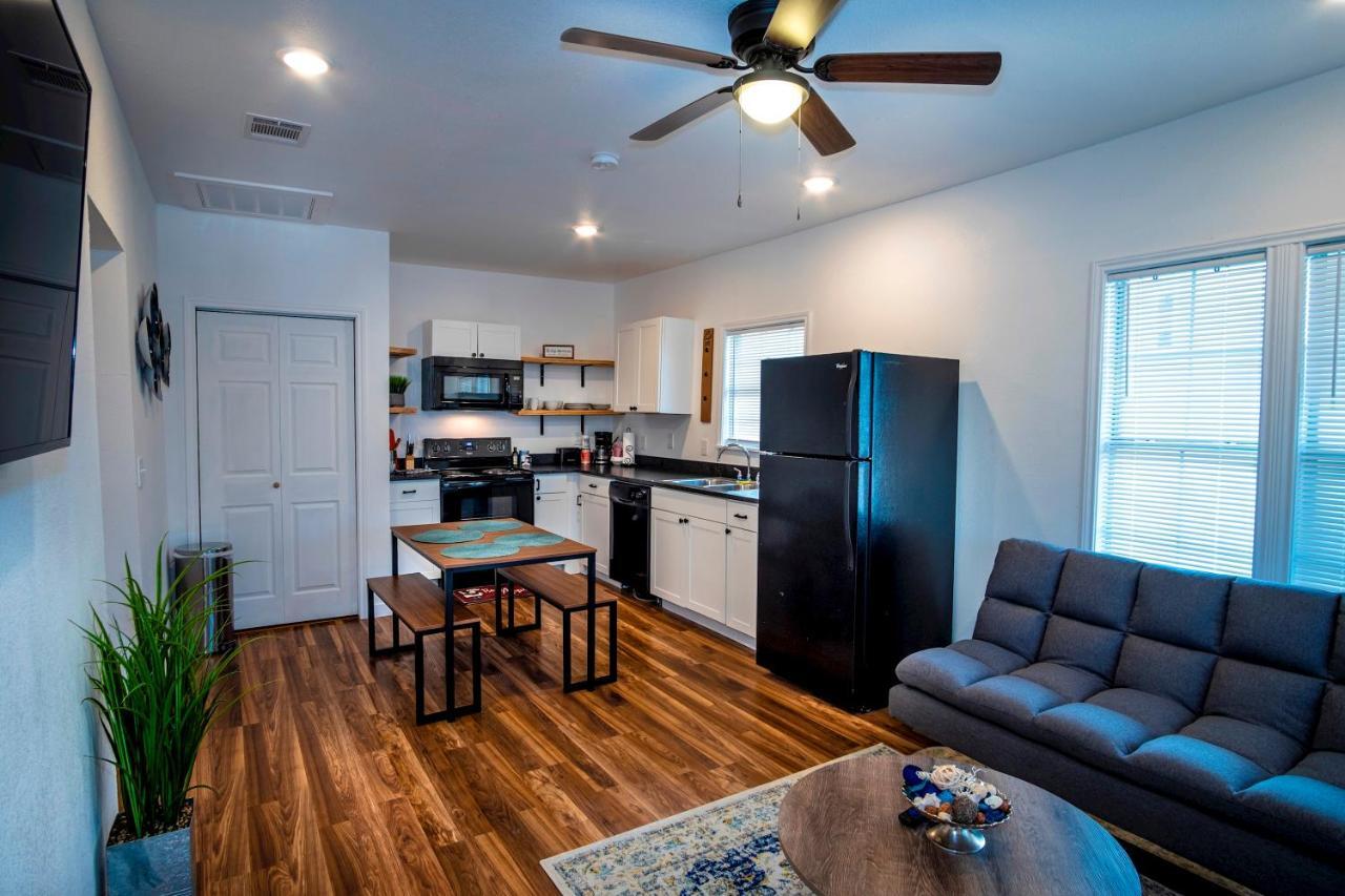 Downtown View Cozy 2Br1Ba Home Sleeps 8 San Antonio Exterior foto